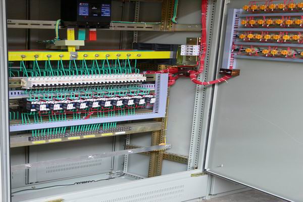 土默特右配电箱-插座配电箱工作原理